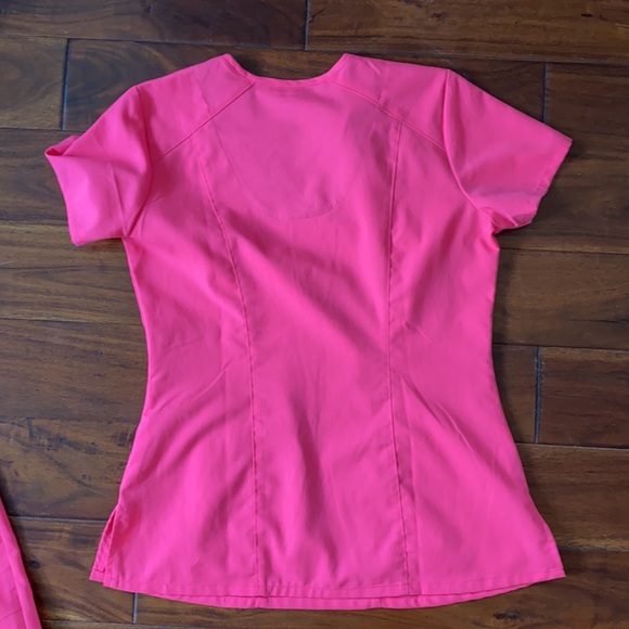 Hot Pink Grey’s Anatomy Scrubs Small/Small Tall Neon - Picture 5 of 7